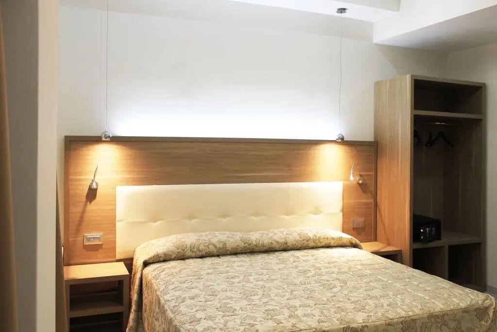 Metropoli Hotel - main photo