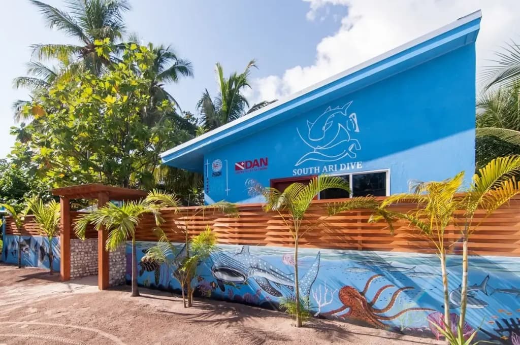 South Ari Dive Center - photo 1