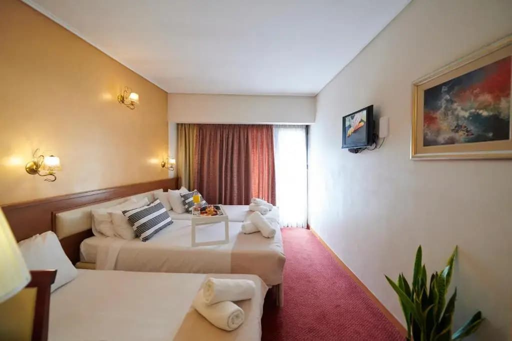 Crystal City Hotel - photo 6