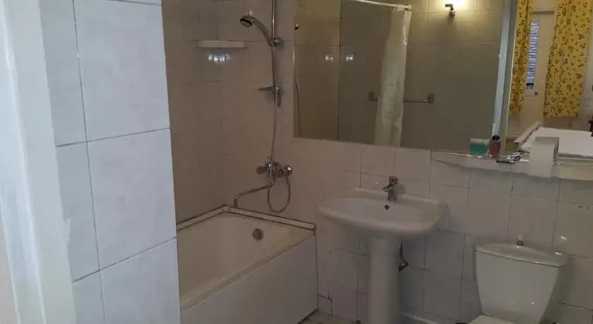 Urban Oasis Hote - photo 9
