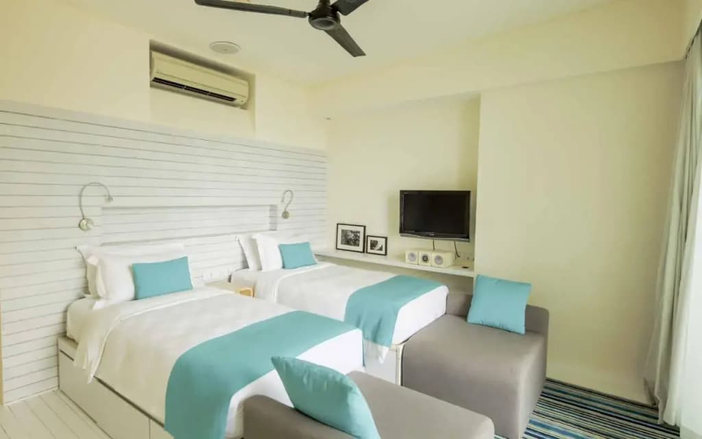 Holiday Inn Resort Kandooma Maldives by IHG - photo 3