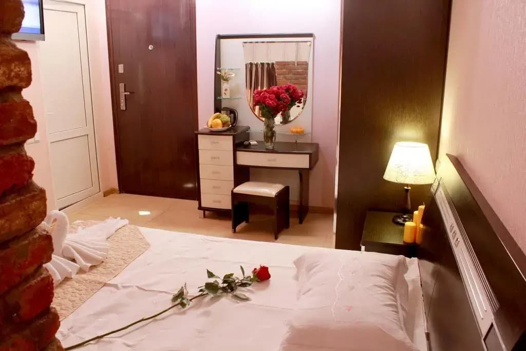Roses Garden Hotel - photo 9