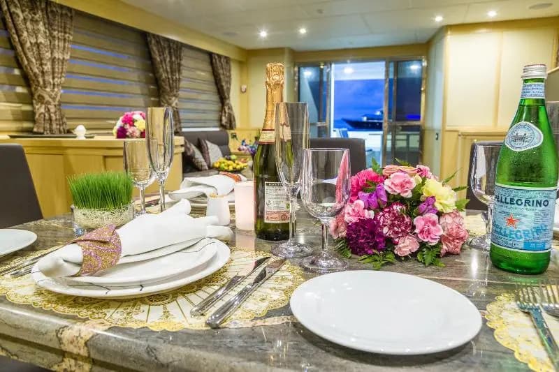Fantom Luxury Yacht - photo 7