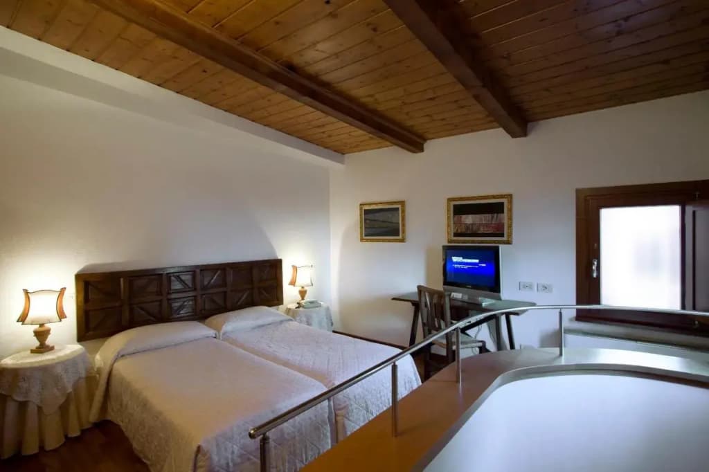 Hotel Columbia - photo 5
