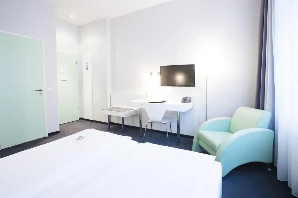 Hotel Berlin Mitte By Campanile - photo 5