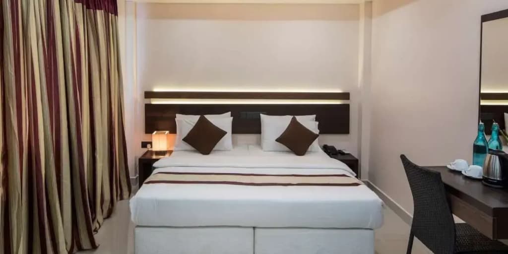The White Harp Beach Hotel - photo 10