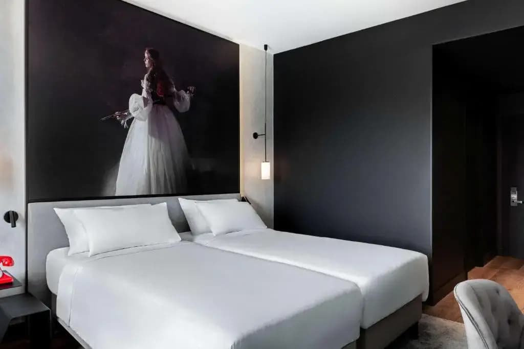 Radisson RED Madrid - photo 12