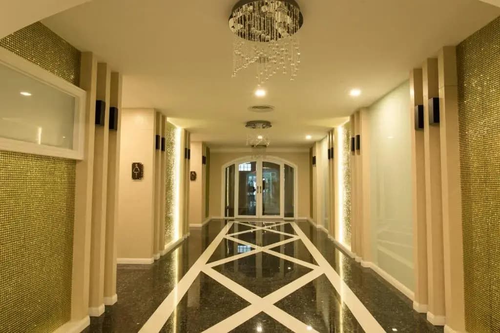 Crystal Palace Pattaya Hotel - photo 14