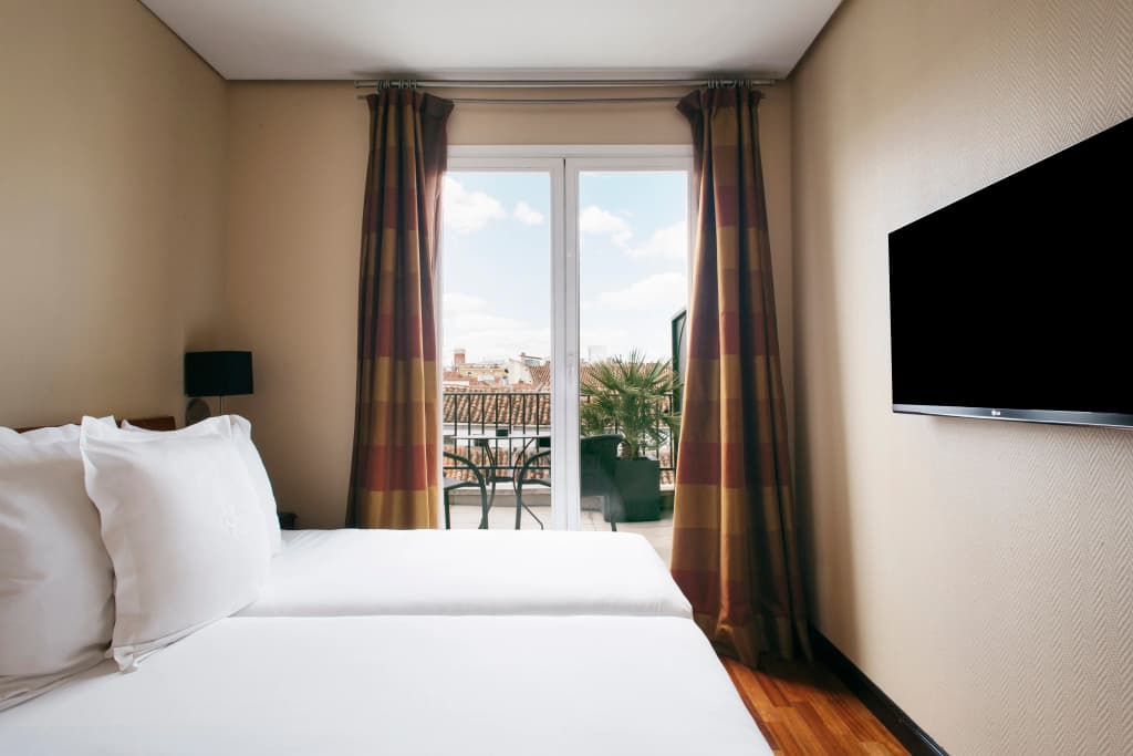 The Hotel Villa Real - photo 41