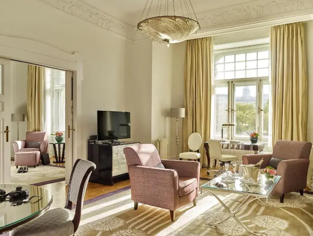 Four Seasons Hotel Gresham Palace Budapest - photo 14