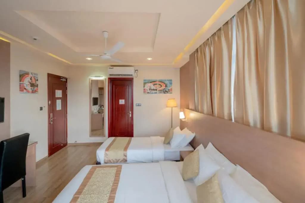 Three Inn Hotel - photo 14