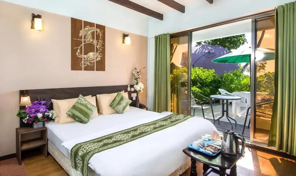 Salt Beach Hotel - photo 3