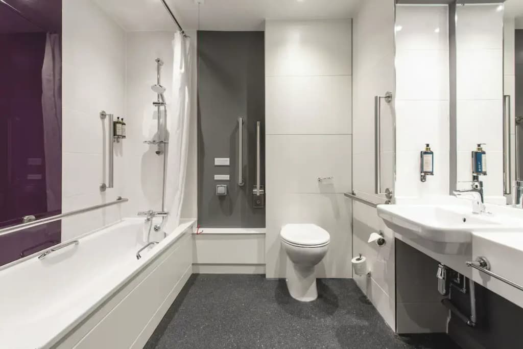 Premier Inn London Paddington - Paddington Basin - photo 13