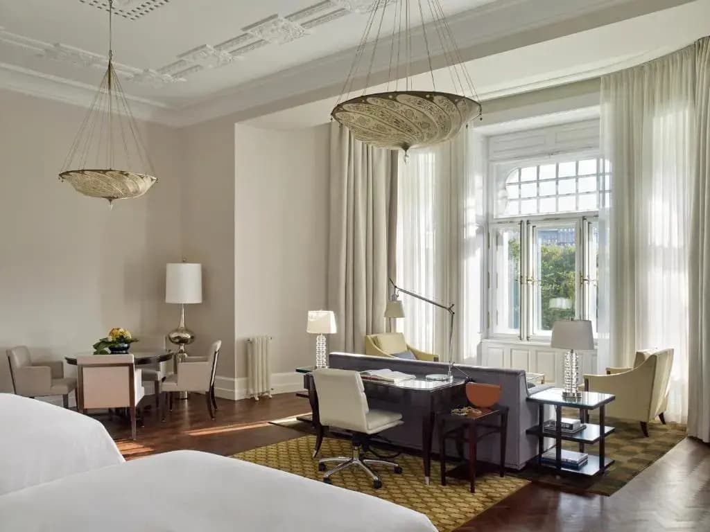 Four Seasons Hotel Gresham Palace Budapest - photo 12