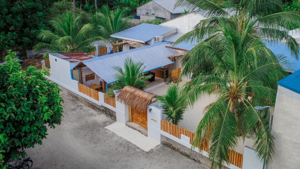 The Castaway Retreat Hotel - photo 1
