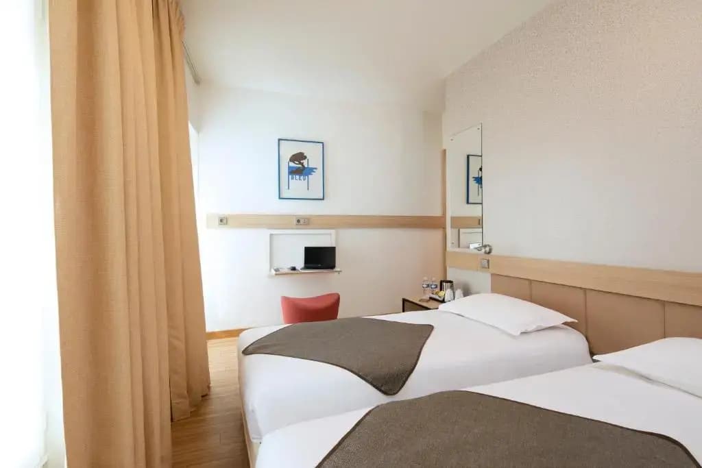 Hotel Hor Les Lumières - photo 12