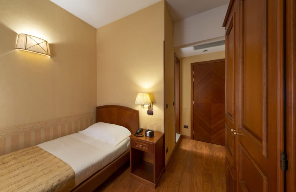 Lancaster Hotel - photo 8