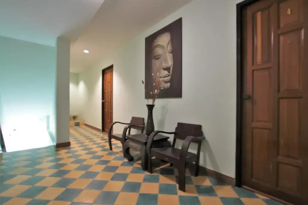 Karon Beach Pool Hotel - photo 8