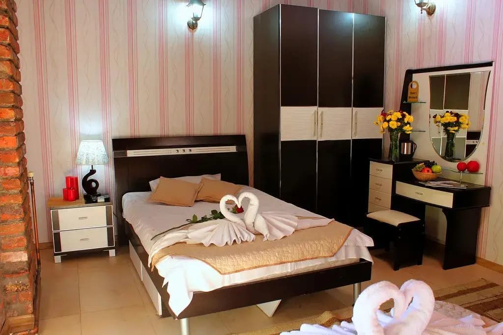 Roses Garden Hotel - main photo