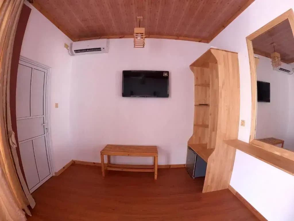 New Breeze Thoddoo Inn - photo 9