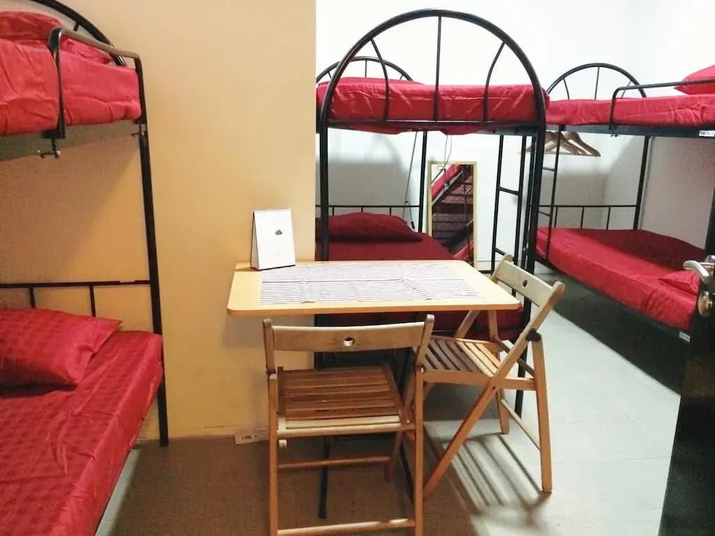 Attic Airways Bed & Breakfast - photo 3