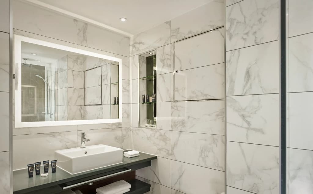 The Queens Gate Hotel - photo 8