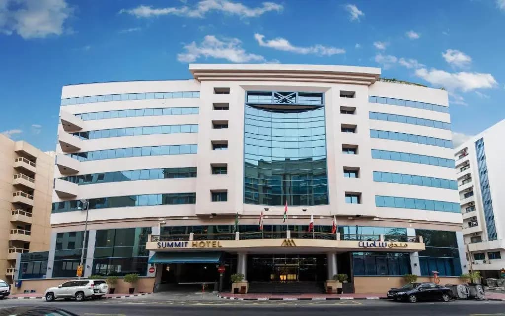Landmark Summit Hotel - photo 22
