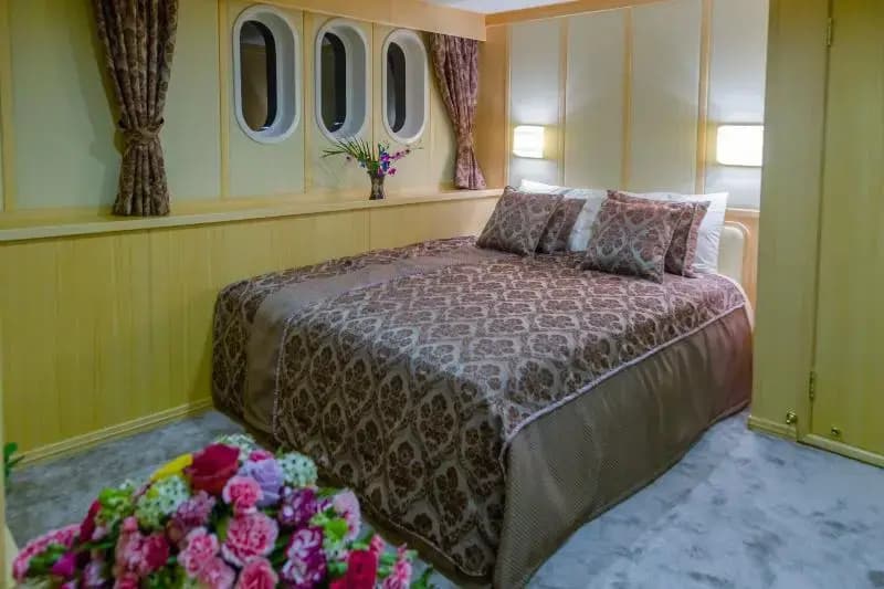 Fantom Luxury Yacht - photo 2