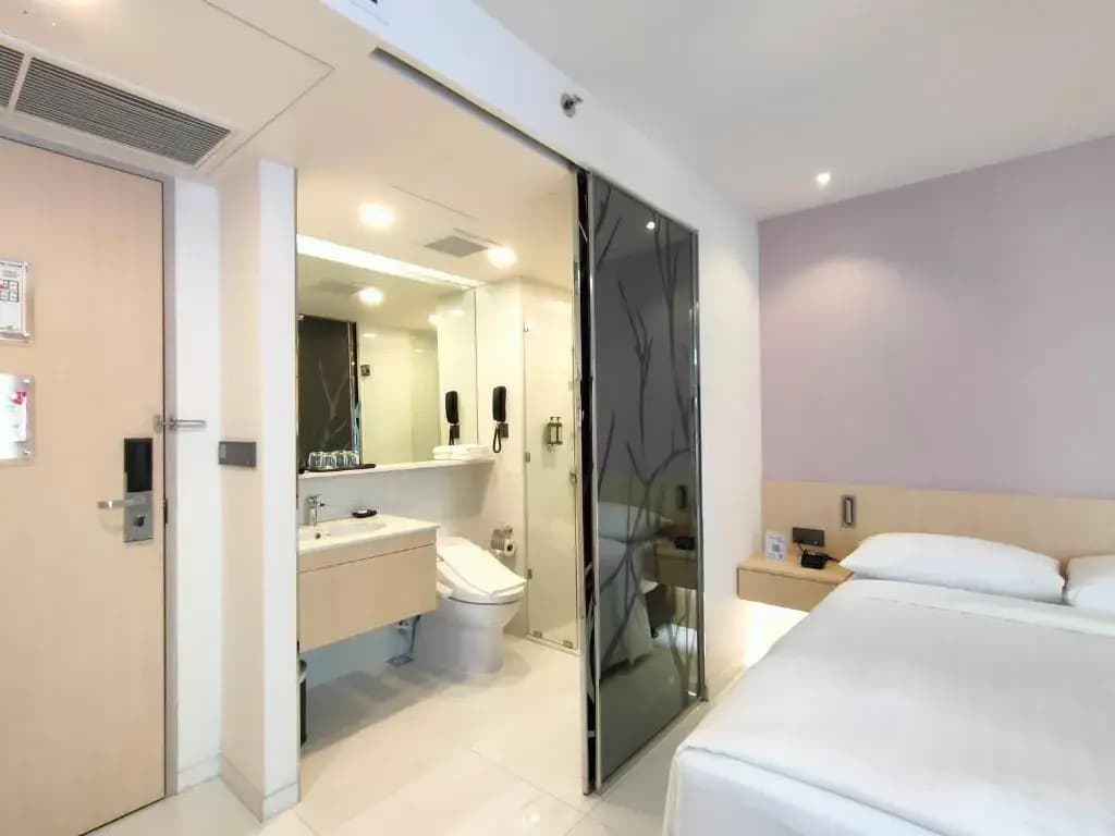Evergreen Laurel Hotel Bangkok - photo 4