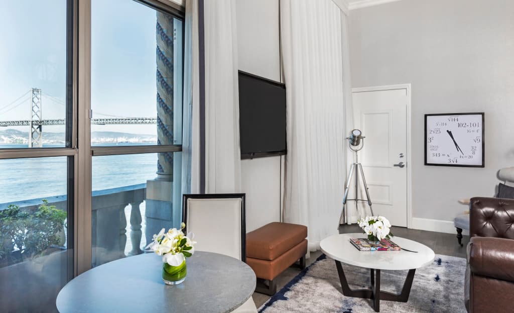 Harbor Court Hotel - photo 5