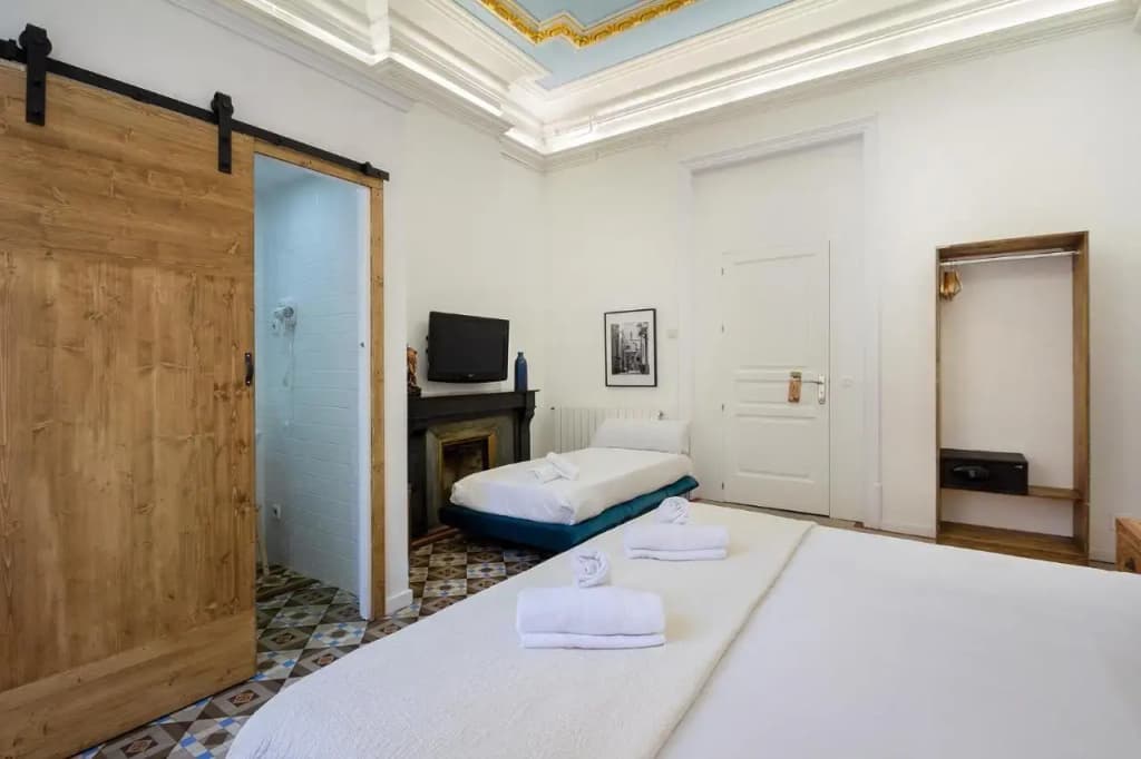Hostal Girona - photo 10