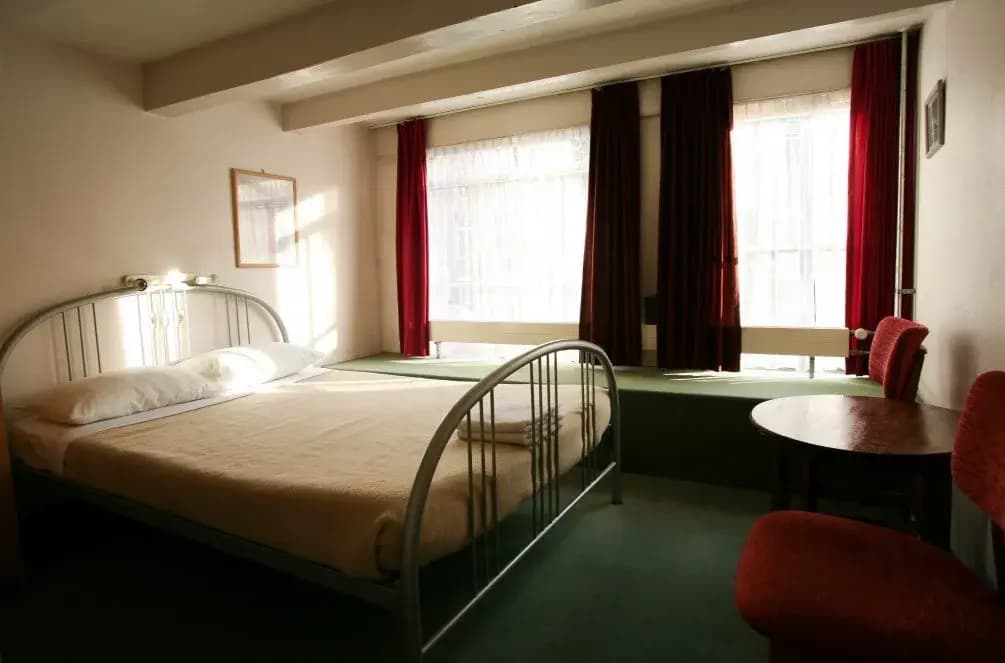 Van Onna Hotel - photo 4