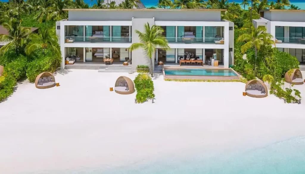 Kuda Villingili Resort - photo 1