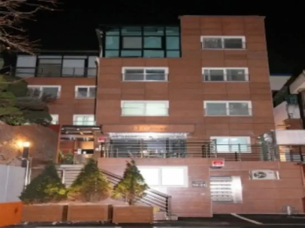 JJ House Myeongdong - photo 1
