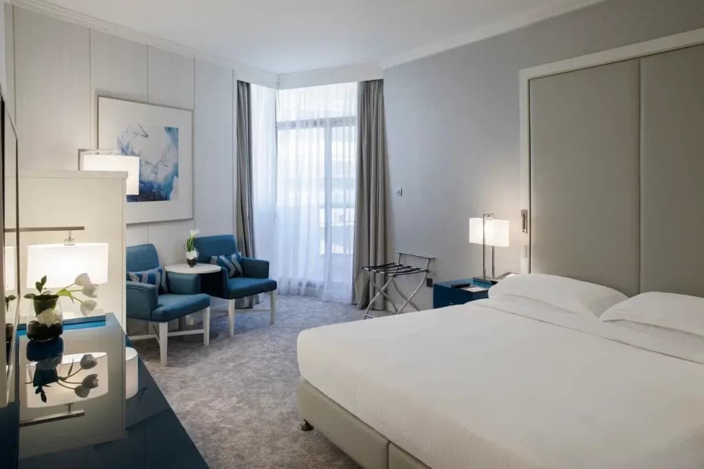 Beach Rotana Hotel - photo 8
