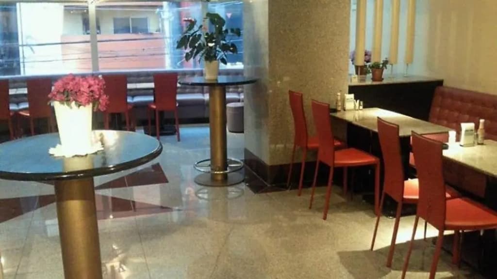 Arrow Hotel in ShinsaiBashi - photo 9