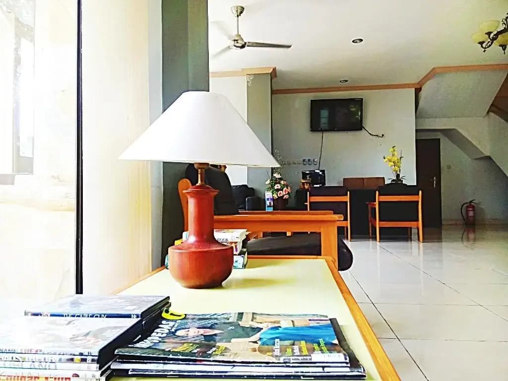 Udayana Lodge Denpasar - photo 9