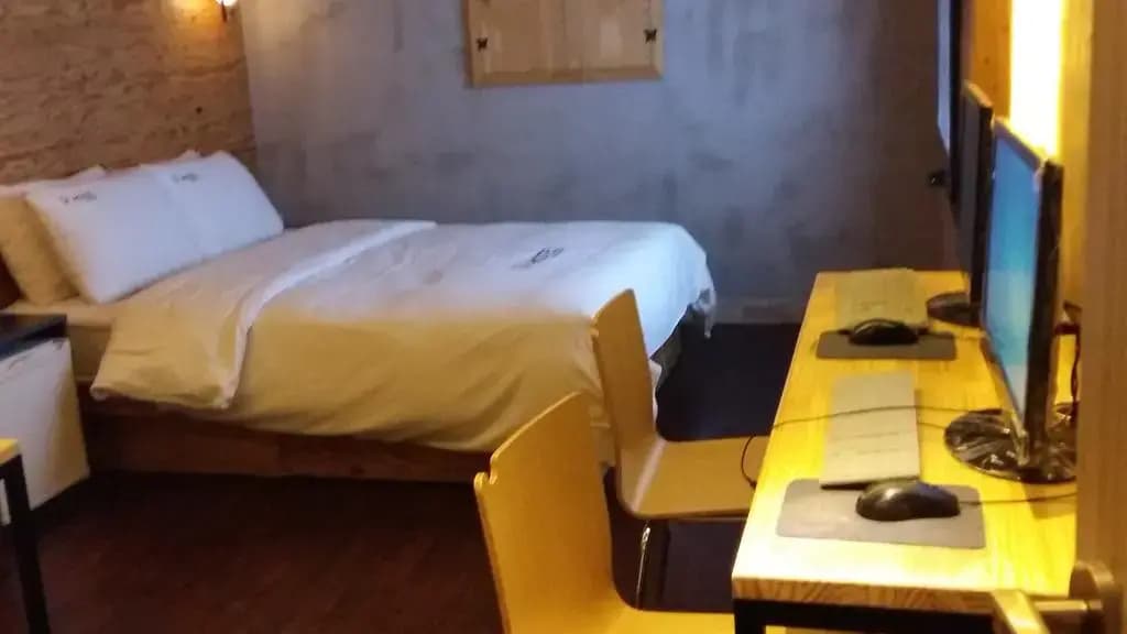 V Hotel - photo 3