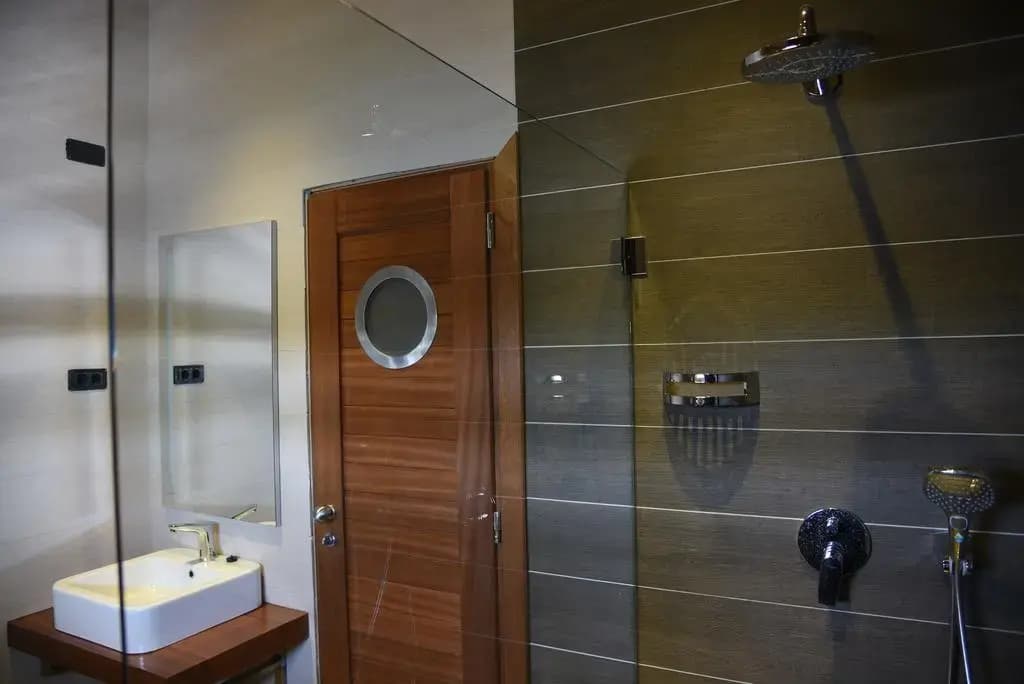 Vogue Apartments Room - photo 8