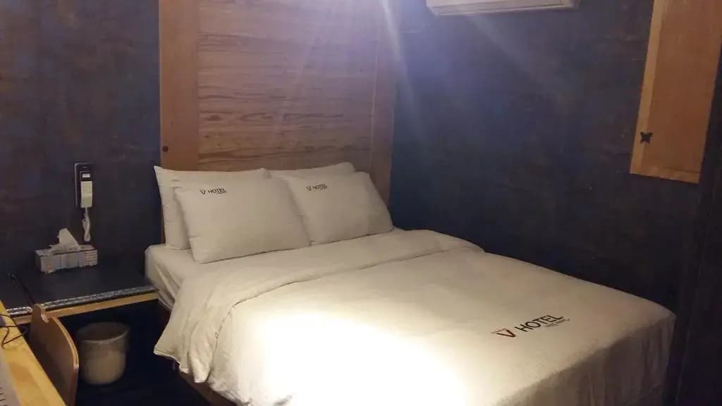 V Hotel - main photo
