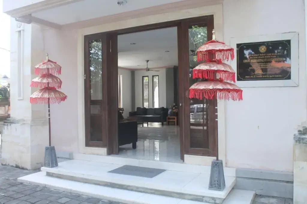 Udayana Lodge Denpasar - photo 11