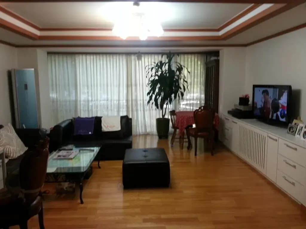 Susan's House - photo 3