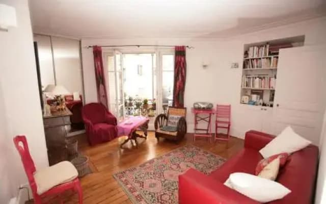 Cozy Parisian 1 Bedroom (365) - photo 2