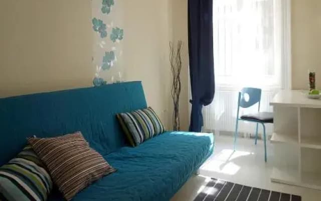 Vivid Rozsa Apartment - photo 4