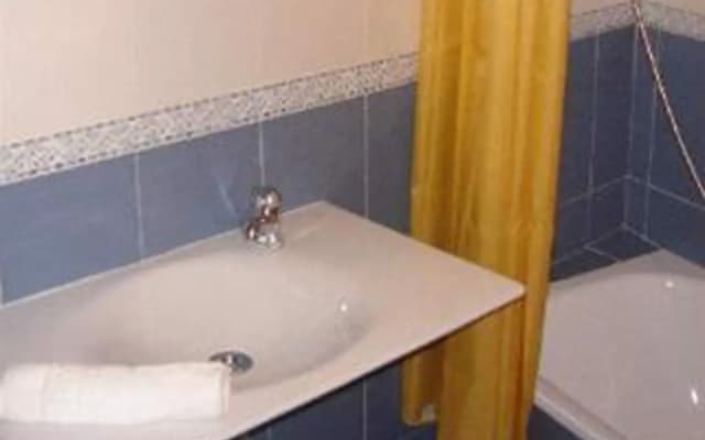 Km1 Amparo Apartments - photo 5