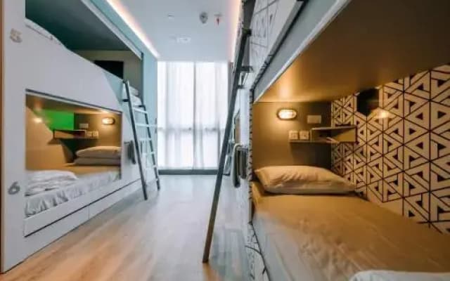 Mojo Nomad Central - Community - Hostel - photo 3