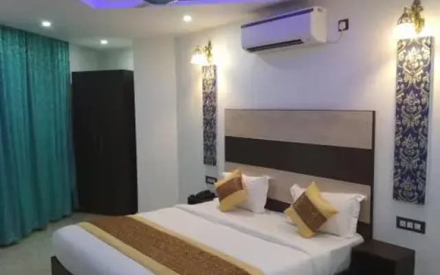 Hotel Three Star - photo 5