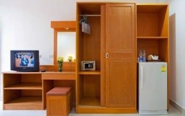 Patong Mountain Bed Breakfast - photo 4