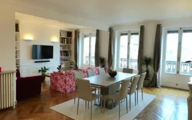 Marvellous Sunbathed 3BR at the heart of Paris - photo 5