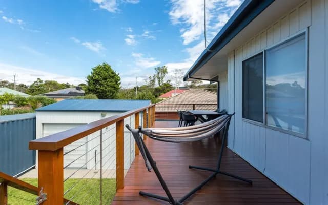 Upstairs Cottage on Beachurst - photo 3